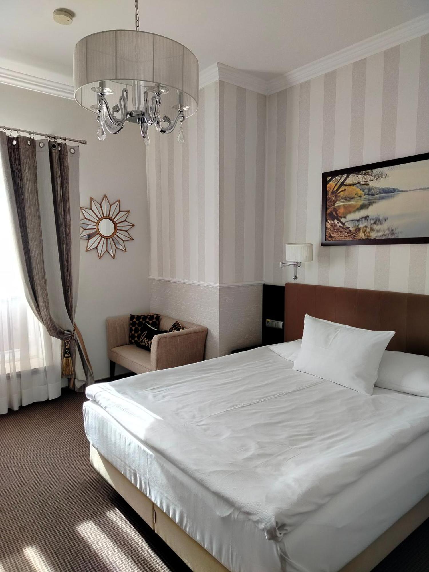 Hotel Sokolowska Airport Modlin 3*