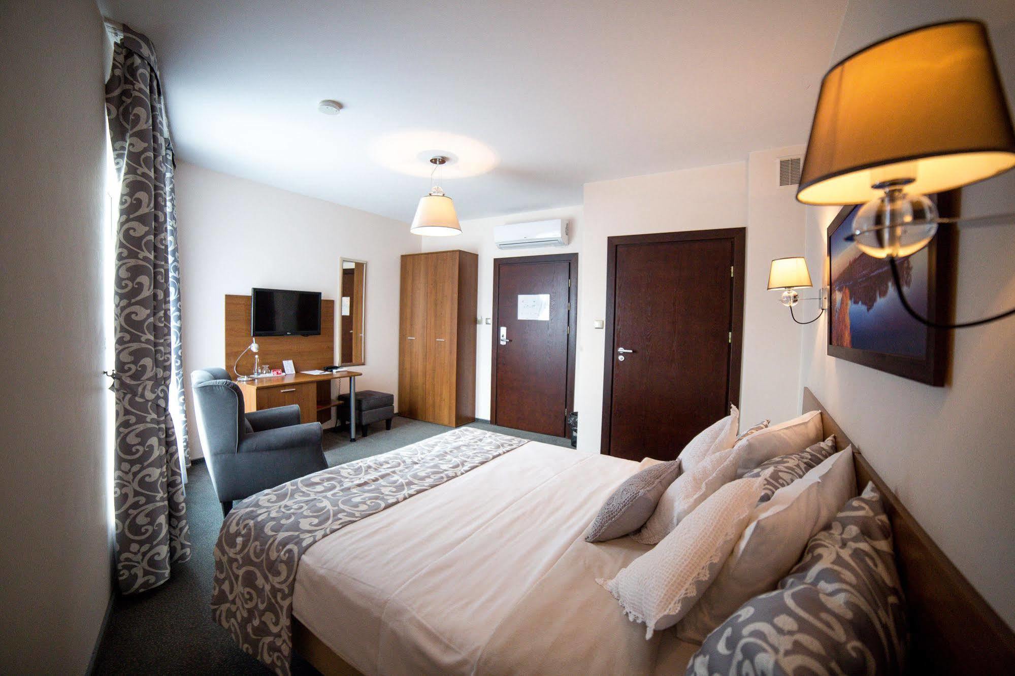 Sokolowska Airport Modlin Hotel 3*