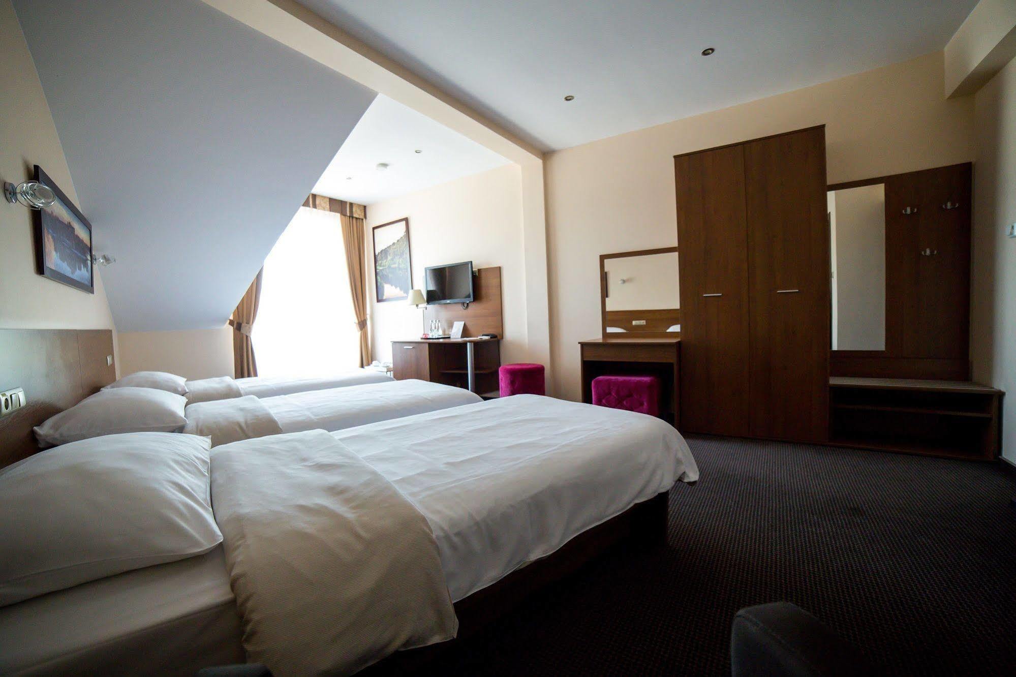 Sokolowska Airport Modlin Hotell 3*
