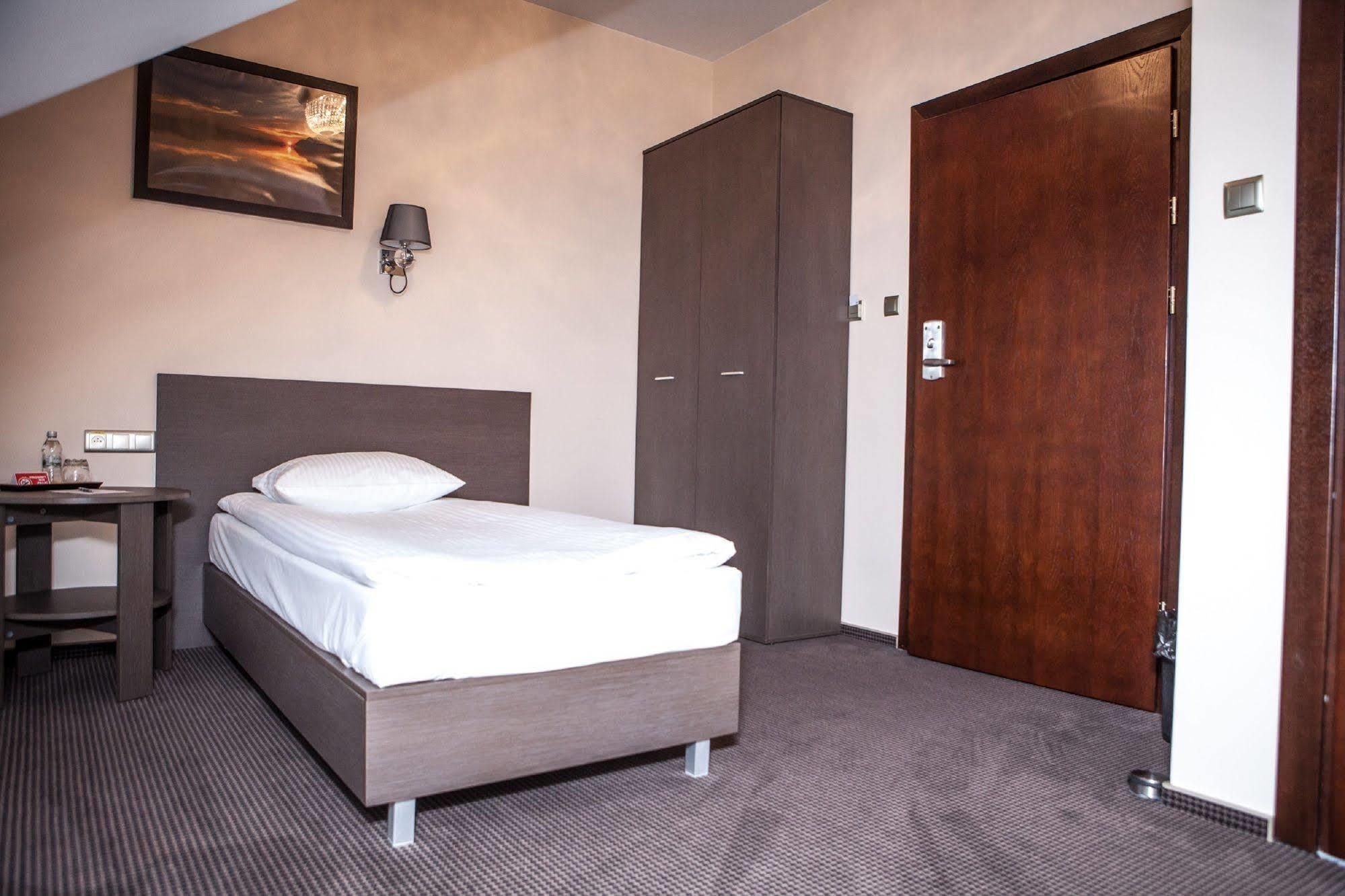 Sokolowska Airport Modlin Hotell Nowy Dwór Mazowiecki